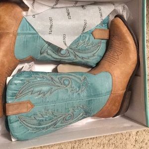 New in the box boots